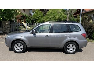 SUBARU FORESTER 2.0 Comfort (Automata) 4WD.NAPFÉNYTETŐ.SZERVIZELT.GYÖNYÖRŰ-ÁLLAPOT