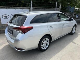 TOYOTA AURIS Touring Sports 1.8 HSD Live TSS (Automata) 2018 - navi - kamera - ülésfűtés - radar - vezetést tám. rendszerek