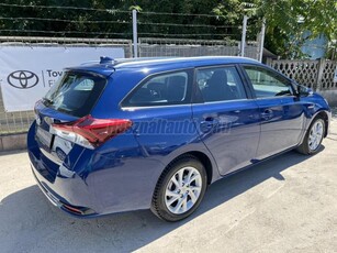 TOYOTA AURIS Touring Sports 1.8 HSD Live TSS (Automata) 2018 - navi - tolatókamera - ülésfűtés - vezetést támogató rendszerek