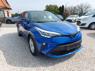 TOYOTA C-HR 1.8 Hybrid Comfort Business e-CVT FACELIFT-LED FÉNYSZÓRÓ-NAVI-T.KAMERA-ÜLÉS F-T.T.TEMPOMAT-102eKm