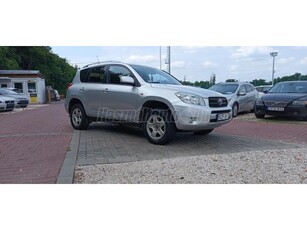 TOYOTA RAV 4 Rav4 2.2 D-4D 4x4 Cross Sport KLÍMA!!VONÓHOROG!!4x4!!