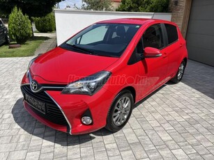 TOYOTA YARIS 1.0 Active Comfort Szkönyv. Kamera. 8 alufelni!