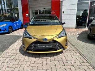 TOYOTA YARIS 1.5 VVT-i Hybrid Gold Smart e-CVT First Edition Y20 limitált. MO-i. 1. tulajdonos. vezetett szervizkönyv