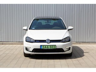 VOLKSWAGEN GOLF 1.4 TSI GTE Plug-In-Hybrid DSG Gyári fényezés. Panoráma tető