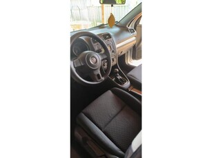 VOLKSWAGEN GOLF VI 1.6 Comfortline