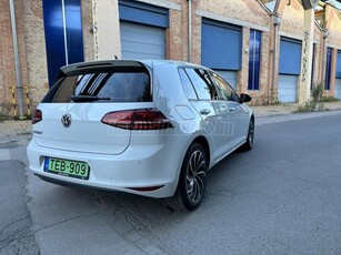 VOLKSWAGEN GOLF VII e-Golf