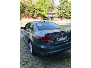 VOLKSWAGEN JETTA VI 1.4 TSI BMT Highline DSG