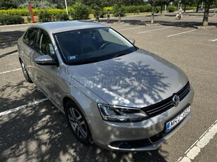 VOLKSWAGEN JETTA VI 1.4 TSI Comfortline