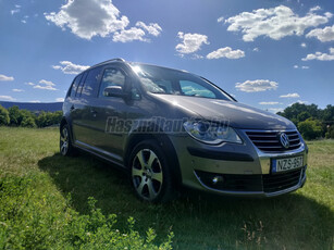 VOLKSWAGEN TOURAN Cross2.0 PD TDI DSG DPF