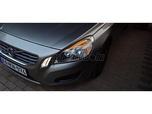 VOLVO S60 1.6 [T3] Momentum