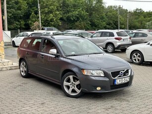 VOLVO V50 1.6 D [D2] R-Design Pro MAGYAR FULL BI-XEN 17K PDC BŐR TEMP FÜL 2XDKLÍMA HIFI NAVI GYEREKÜL EU5 200EKM