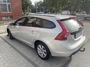 VOLVO V60 1.6 D DRIVe Momentum