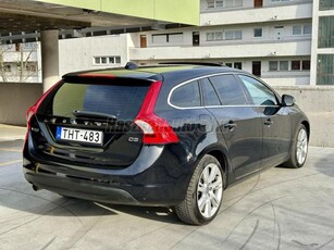 VOLVO V60 2.0 D [D3] Momentum