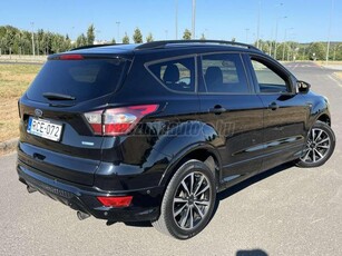 FORD KUGA 1.5 EcoBoost ST-Line Black Edition