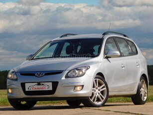 HYUNDAI I30 Kombi 2.0 Benzin Automata Bőr Ülésfűtés Radar