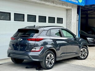 HYUNDAI KONA EV 64kWh Executive 2026-ig Gyári Garancia - Gyári fényezés - Vezetett Szervmúlt - Friss Szerv