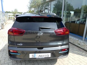 KIA NIRO e-Niro 64kWh Gold Kamera.Led.D.Klima.Űl.Fű.Navi.PDC.Sport