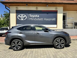 LEXUS NX 300h Business Edition CVT