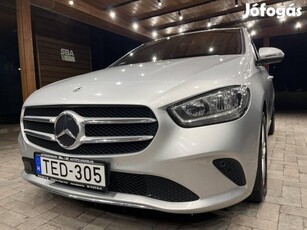 Mercedes-Benz B 180 d Progressive 7G-DCT Azonna...