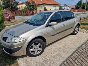 RENAULT MEGANE 1.4 Authentique Plus