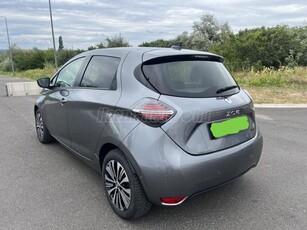 RENAULT ZOE E-Tech Electric R135 52 kWh Iconic FULL FULL EXTRA! NAGY KIJELZŐ! TÉLI CSOMAG! KAMERA! FRISS SZERVIZ!CCS