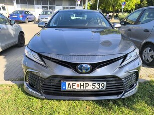 TOYOTA CAMRY 2.5 Hybrid Executive CVT + téli gumik alufelnin