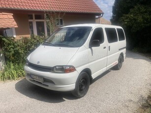 TOYOTA HI-ACE Hiace 2.4 D Panel Van 6 személyes