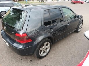 VOLKSWAGEN GOLF IV 1.6 Trendline