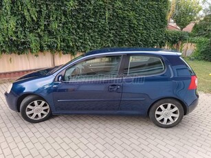 VOLKSWAGEN GOLF V 1.6 FSI Comfortline