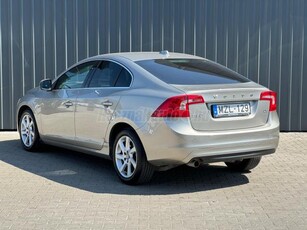 VOLVO S60 2.0 D [D3] Momentum