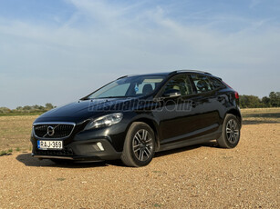 VOLVO V40 2.0 D [D2] Momentum