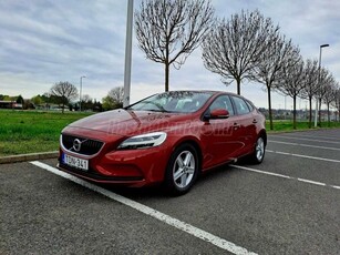 VOLVO V40 2.0 D [D2] Momentum