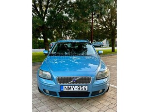 VOLVO V50 2.0 D Momentum Tulajdonostól Vezetett Szervíz Költségmentes Állapot Hideg Klima