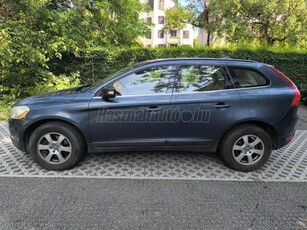 VOLVO XC60 2.4 D Momentum