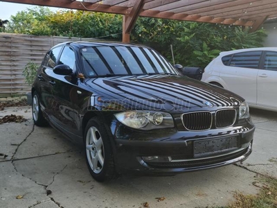 BMW 118d Névre írva