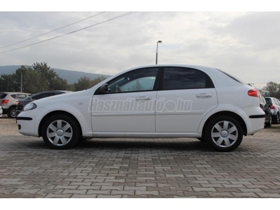 CHEVROLET LACETTI 1.4 16V Plus 176.000 km-nél vezérlés csere. 2 tulajdonos (2011-től második tulajdonosnál)