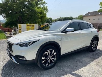 INFINITI QX30 2.0t Luxe Tech AWD DCT