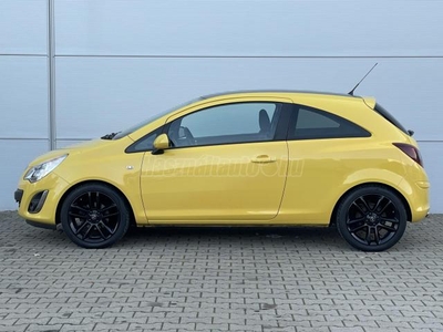 OPEL CORSA D 1.4 Cosmo Color Edition / VEZETETT SZERVIZKÖNYV / 97 E. KM /