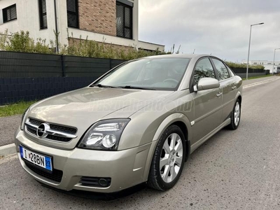 OPEL VECTRA C 1.9 CDTI GTS [Sport]