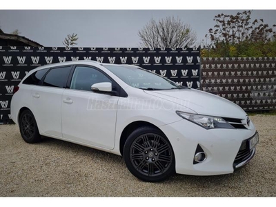 TOYOTA AURIS Touring Sports 2.0 D-4D Style Magyarországi! Vezetett szervizmúlt!