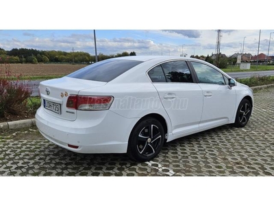 TOYOTA AVENSIS 1.6