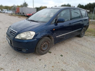 TOYOTA AVENSIS VERSO 2.0 D-4D