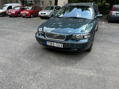 VOLVO V70 2.5 T