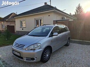 Szalon állapotú toyota avensis verso 7 személy