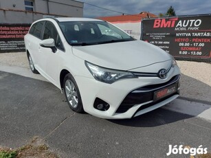 Toyota Avensis Touring Sports 1.6 D-4D Live Plu...