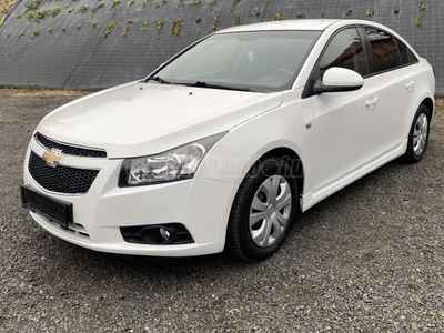 CHEVROLET CRUZE 1.6 LS Plus SZERVIZKÖNYV