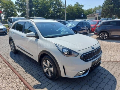 KIA NIRO HEV 1.6 GDI Silver DCT LED-T.RADAR-T.KAMERA-BŐR-NAVI-SÁVTARTÓ-30eKm