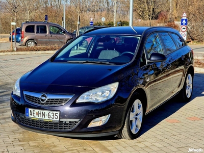 Opel Astra J Sports Tourer 2.0 CDTI Sport Kormá...