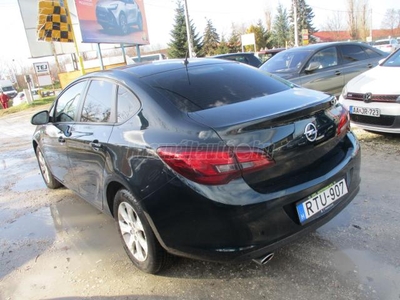 OPEL ASTRA J Sedan 1.4 T Enjoy