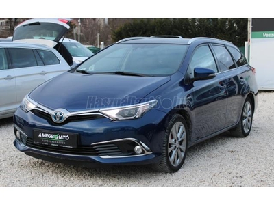 TOYOTA AURIS Touring Sports 1.8 HSD Executive Skyview TSS (Automata) Panoráma tető. Bixenon. Parkassist. Garancia